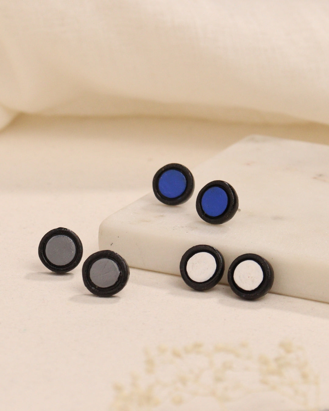 lightweight-office-wear-stud-earrings