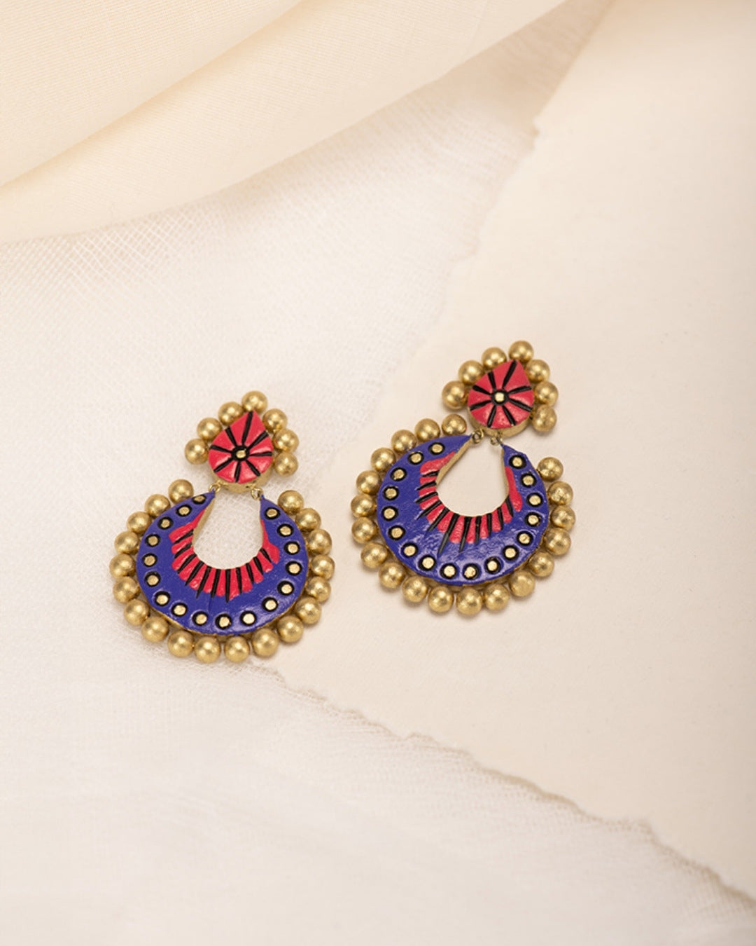 Traditional-Gold-And-Pink-Chandbali-For-Mehendi