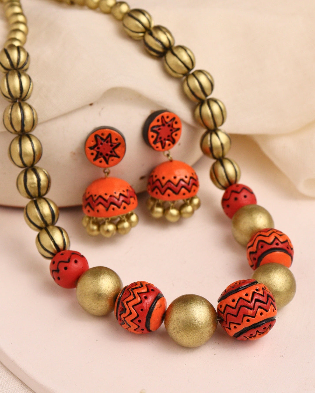 Contemporary-Long-Necklace-For-Mehendi
