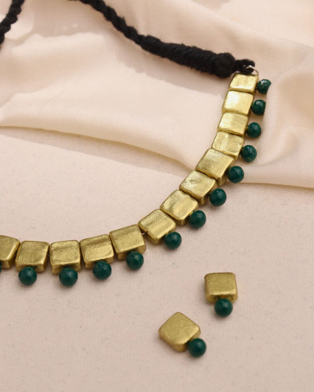 Short-Necklace-Gift-Jewellery