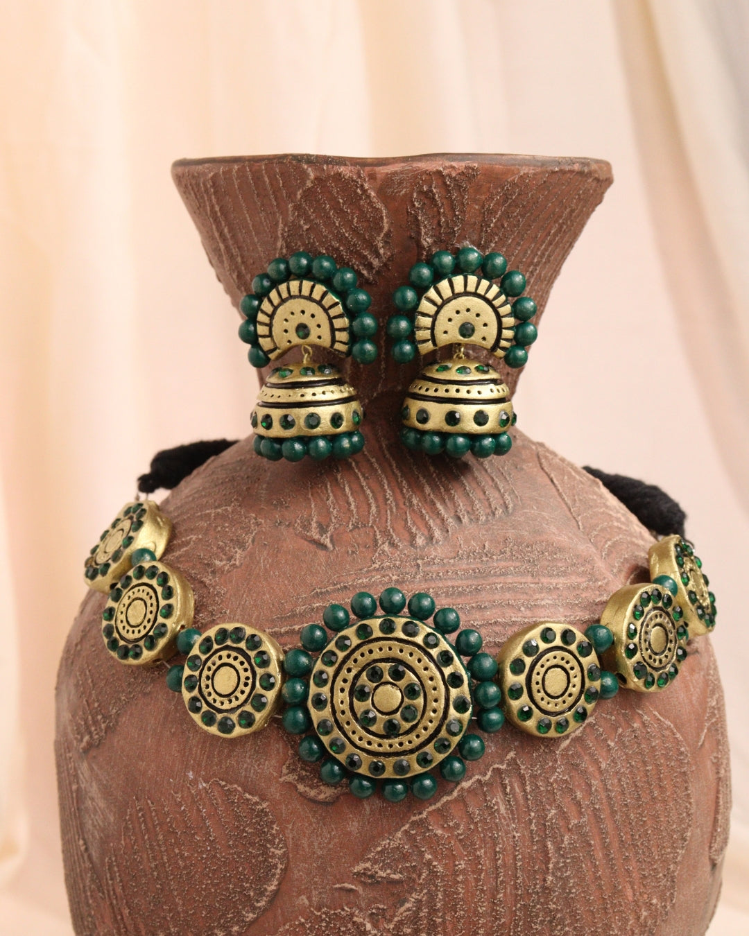 Traditional-Small-choker