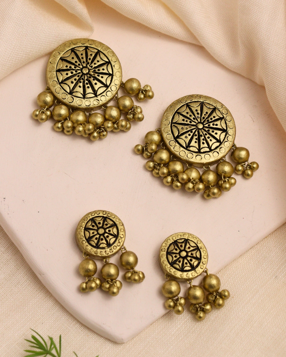 Rustic Gold Studs Twinning Set
