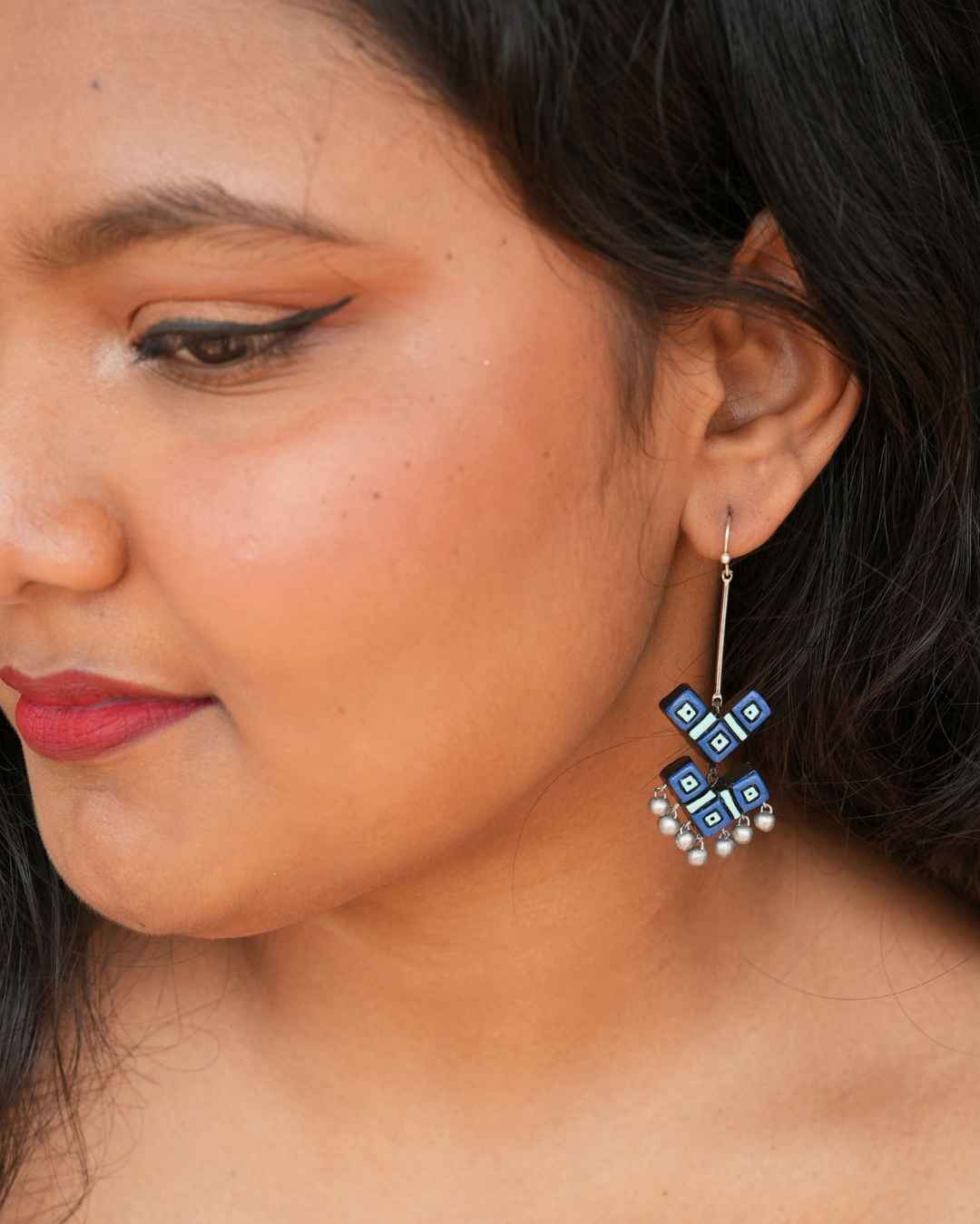 Leher Arrow Danglers