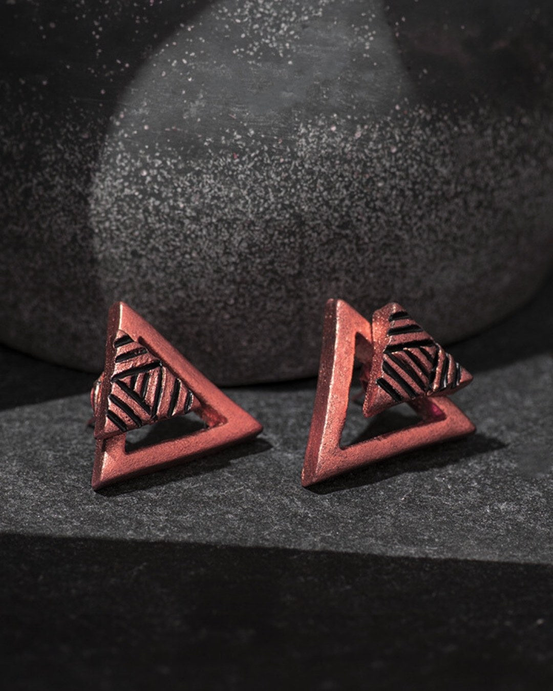 triangle-minimal-stud-earrings