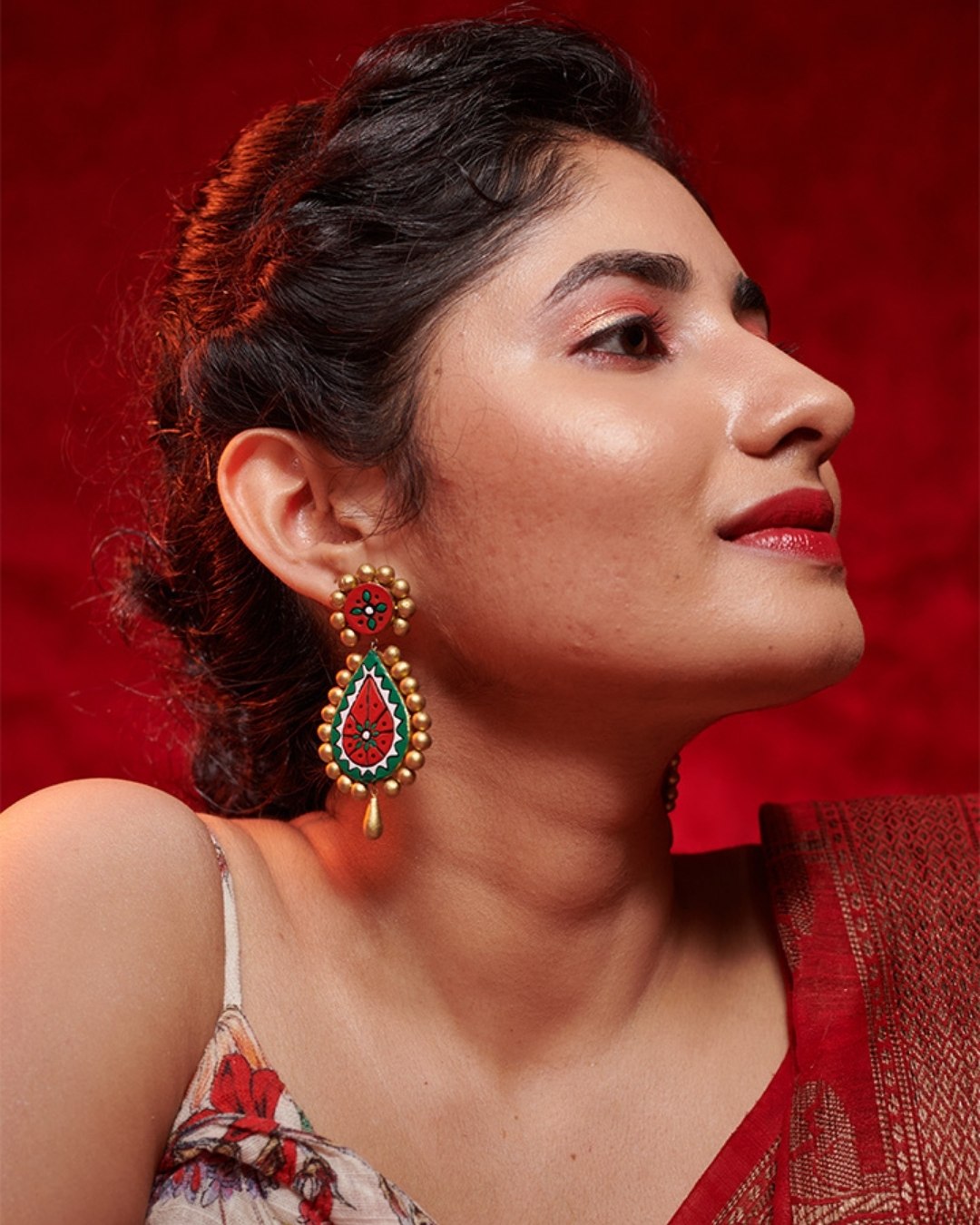 Minimal-Hanging-Earring
