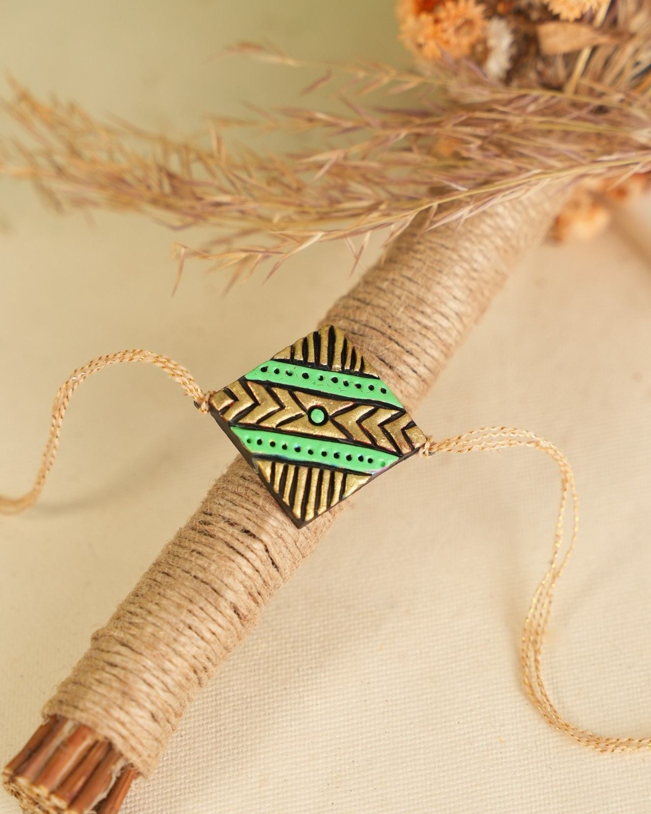 Desi Haath Rakhi