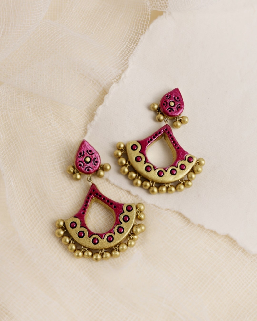 Gold-Hanging-Gift-Earrings