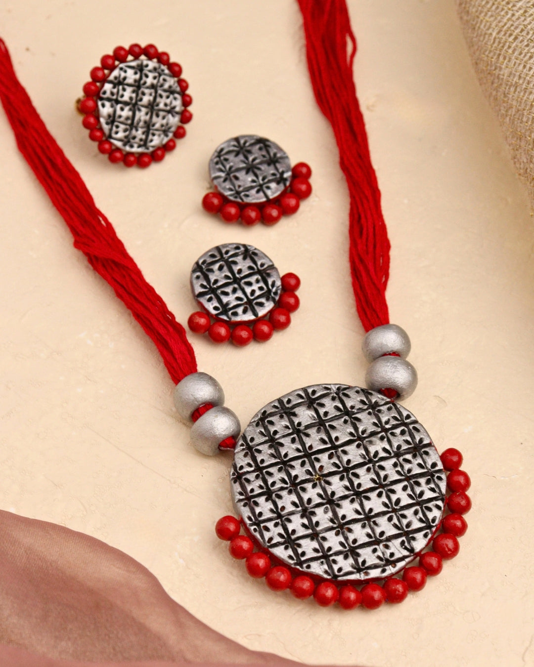 Jali Thread Necklace Set