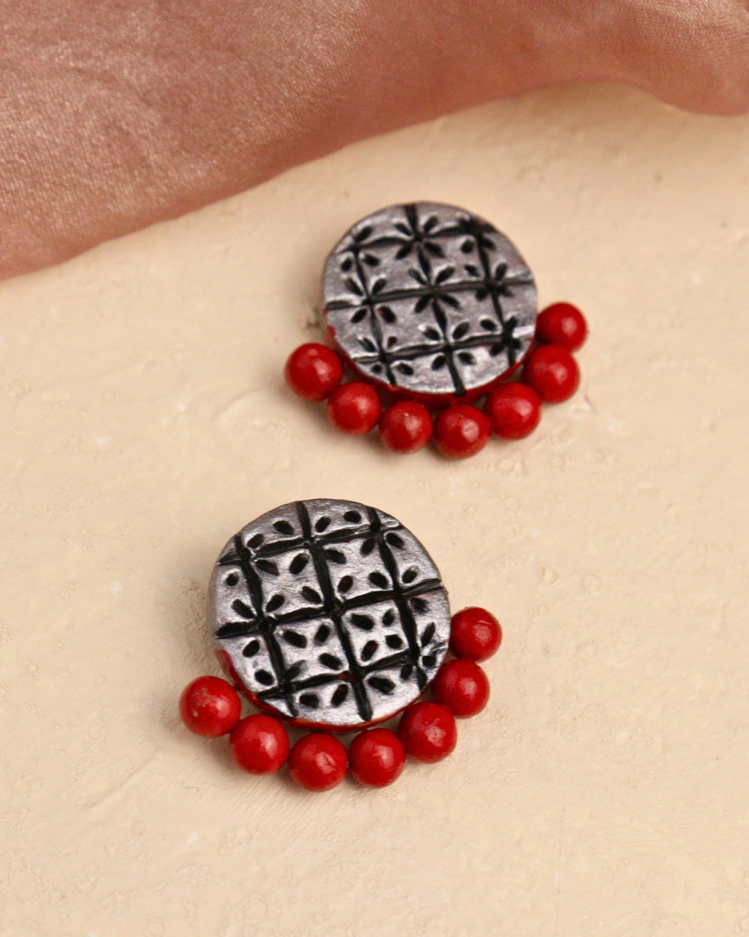 Jali Thread Necklace Set
