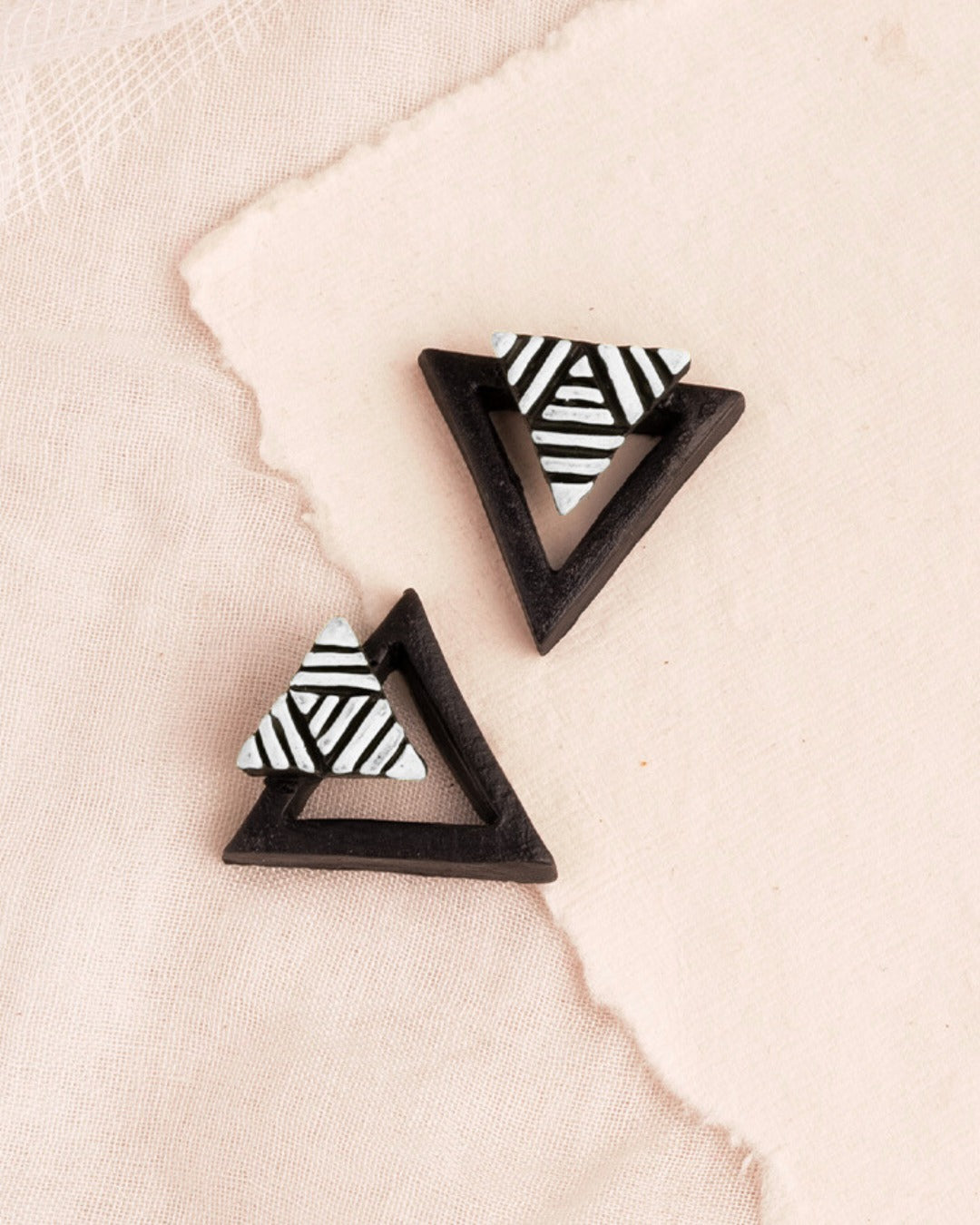 stud-earrings-white