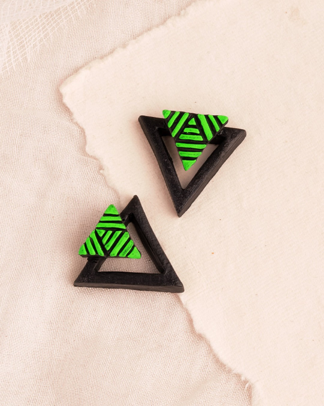 studs-earrings