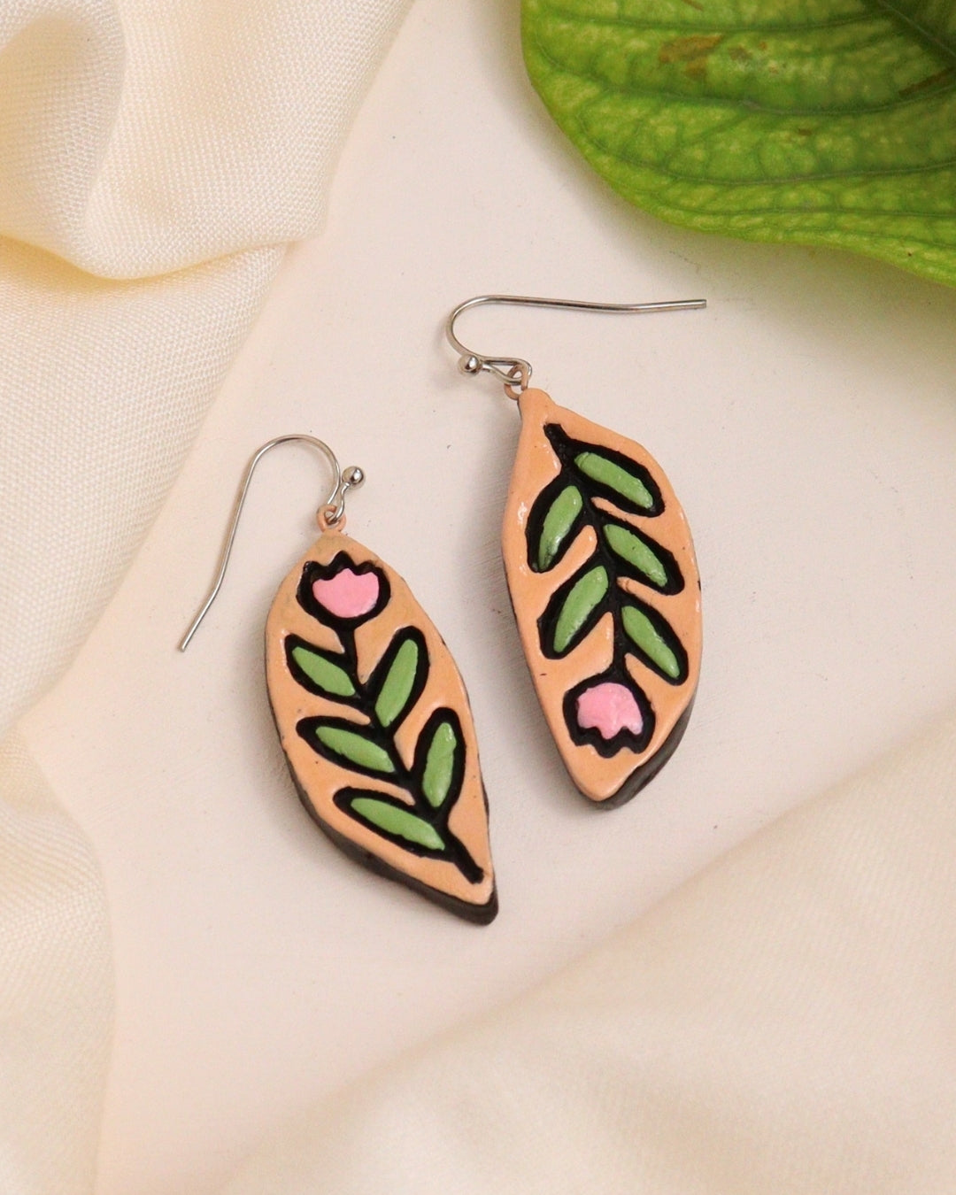 Tulip Vine Hangings