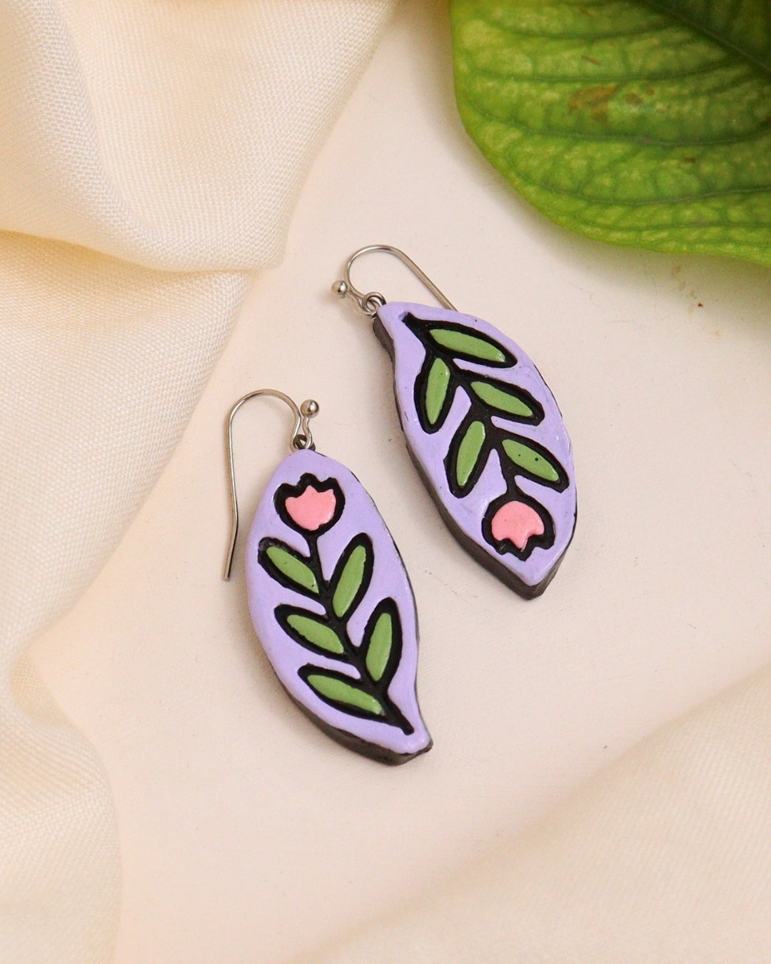 Tulip Vine Hangings