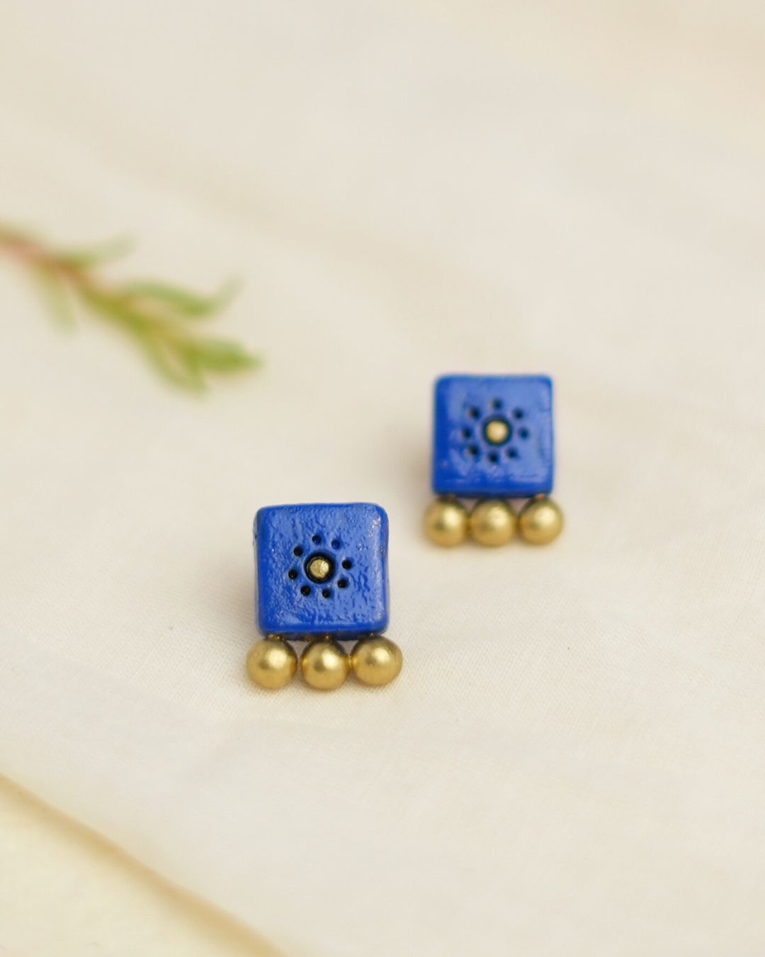 Desi Block Studs