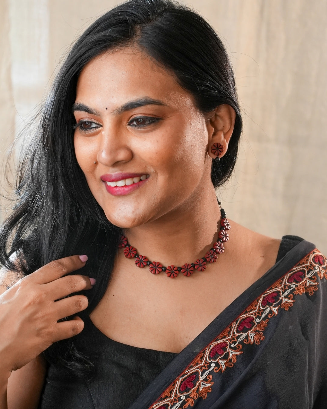Minimal-Red-And-Black-short-Statement-Necklace