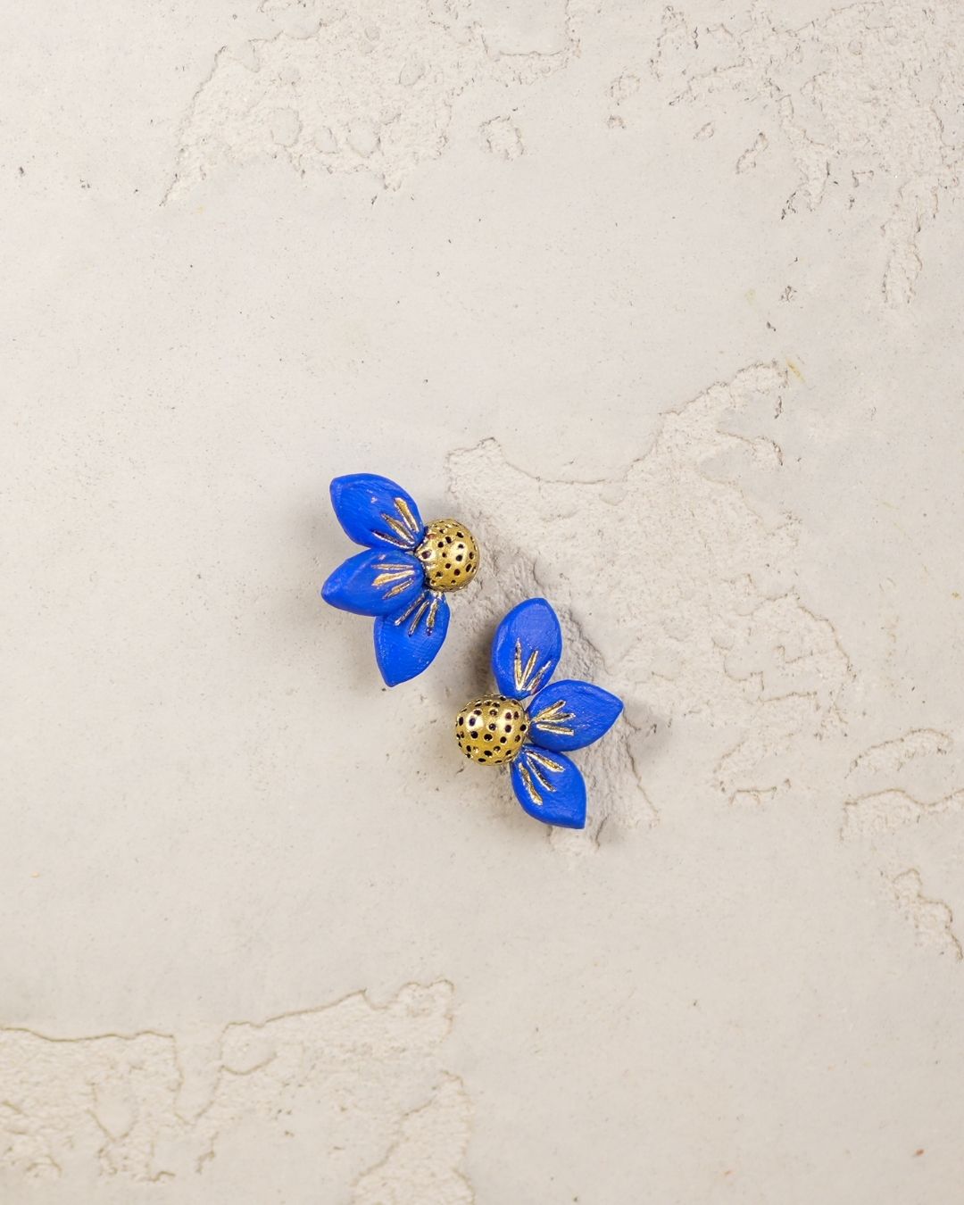 lightweight-floral-earrings