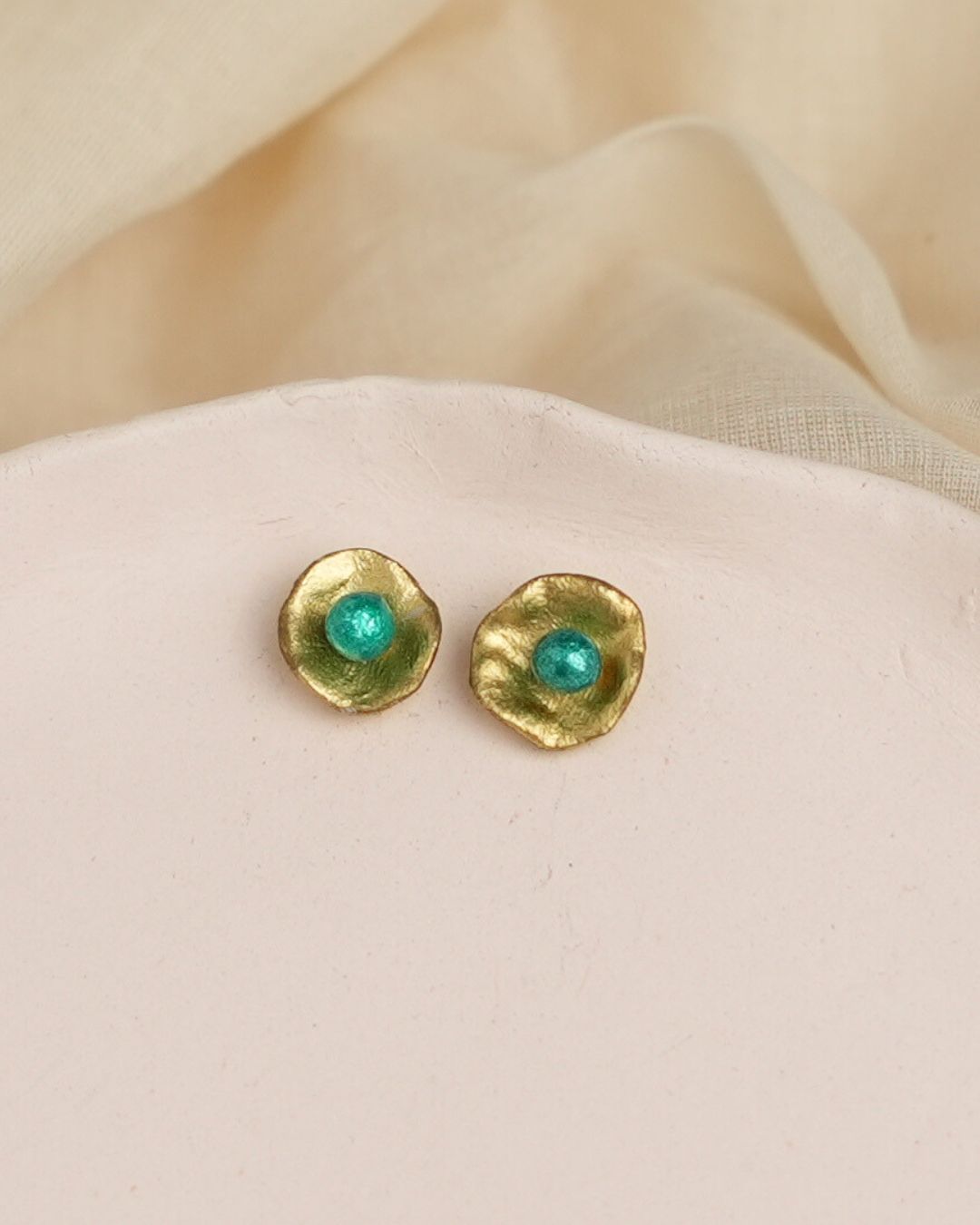 green-pearl-earrings