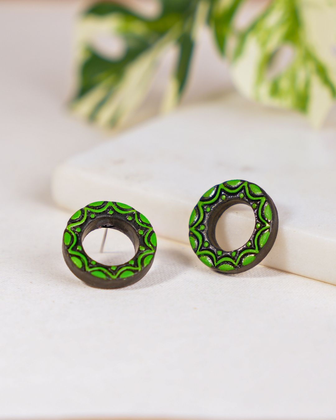 green-casual-studs