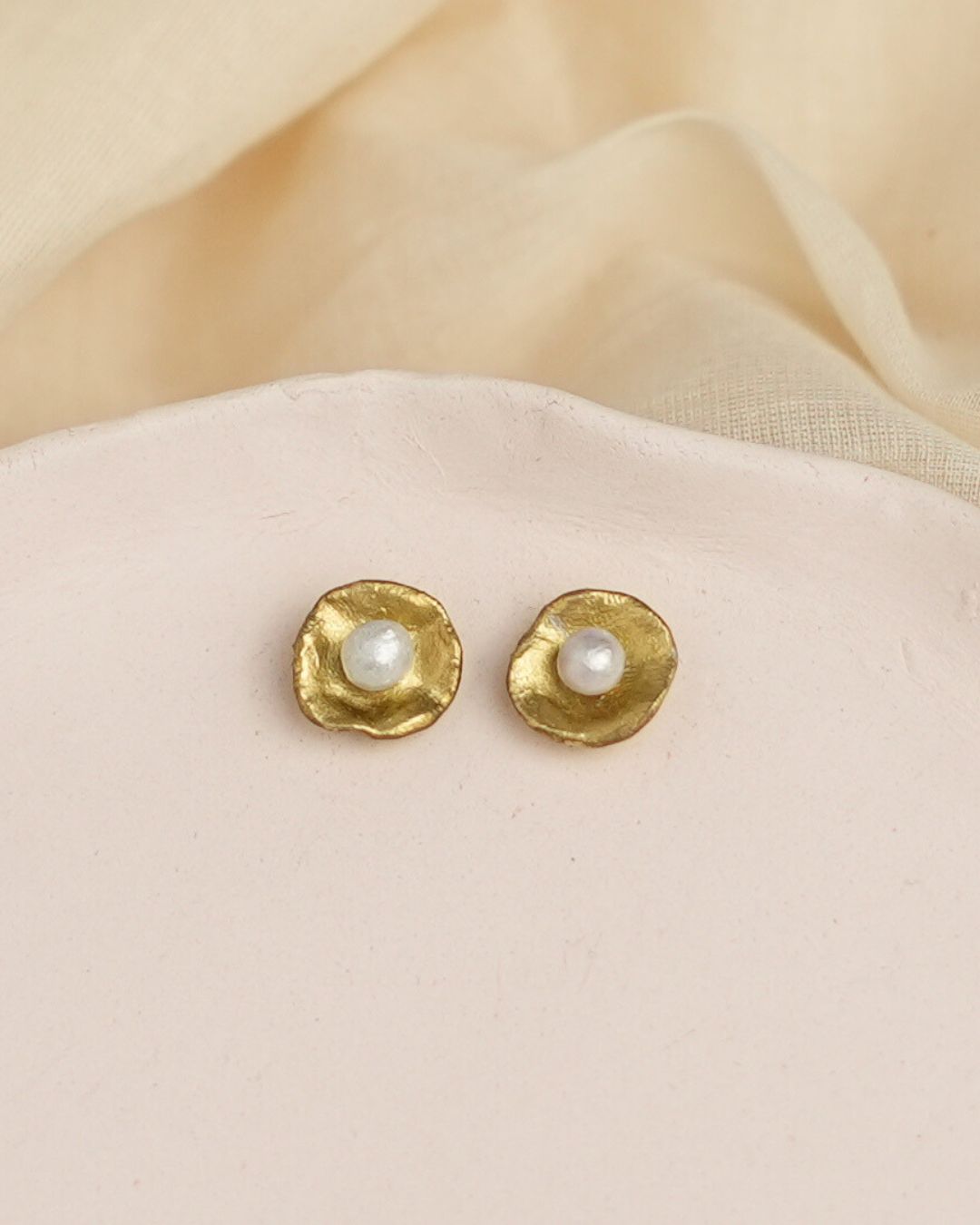 white-pearl-stud-earrings