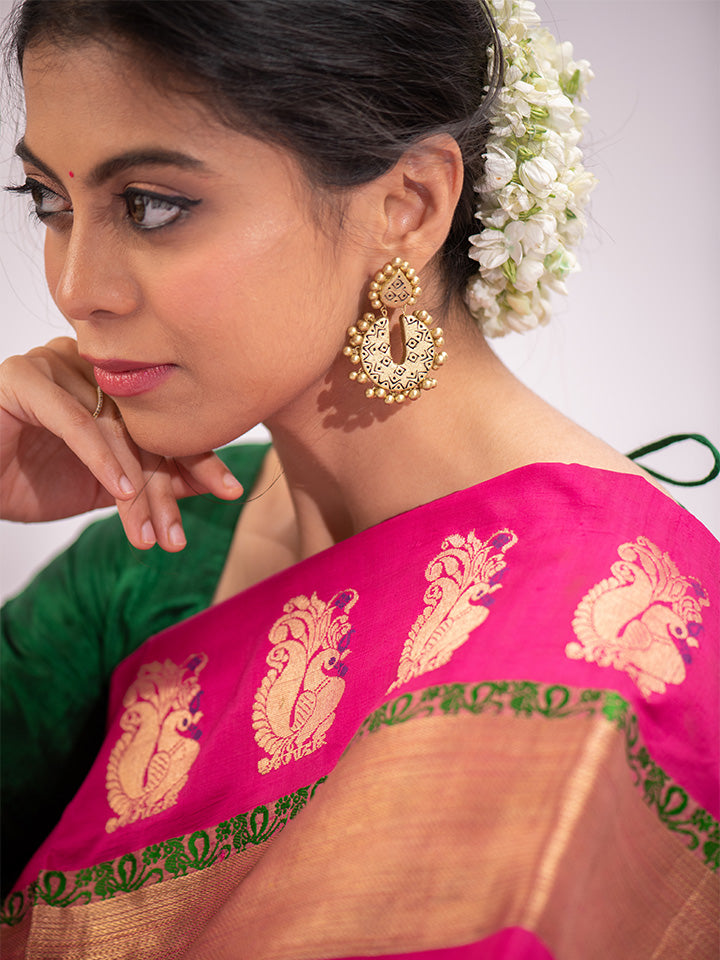 Traditional-Gold-And-Black-Chandbali-For-Mehendi