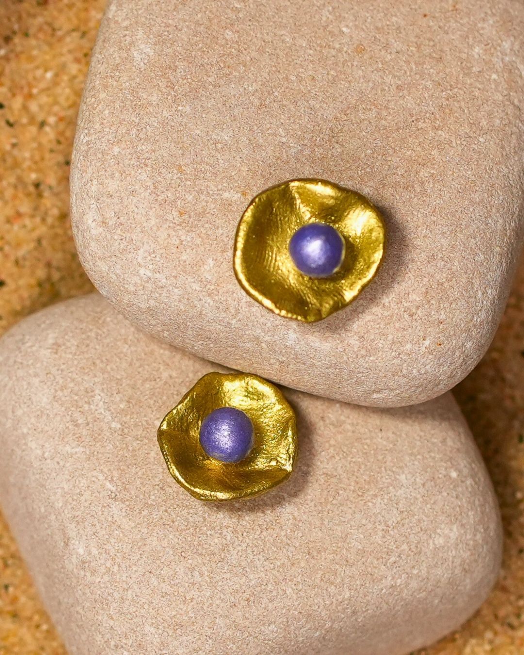 Shell-earrings-with-pearl