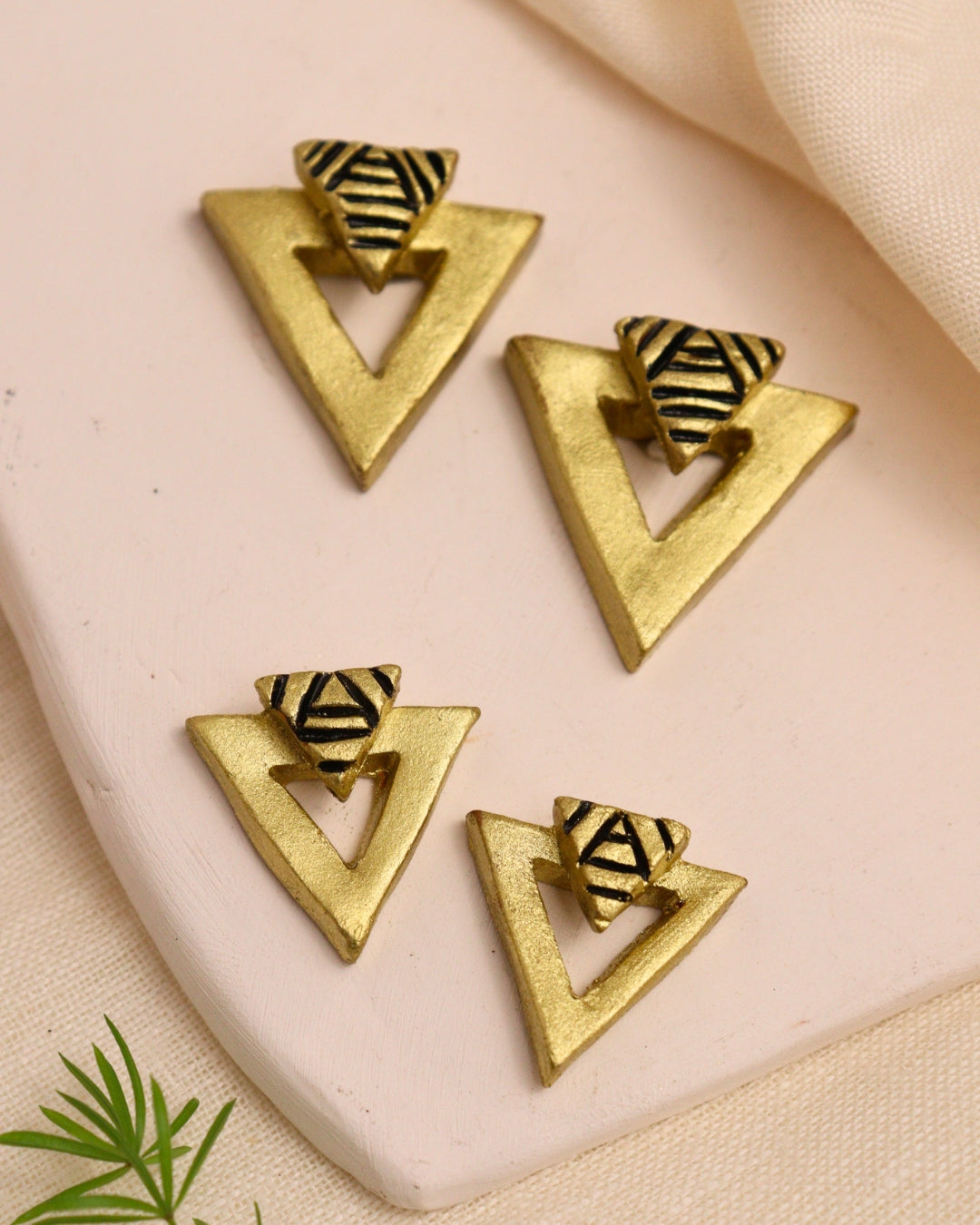 Triangle Studs Twinning Set