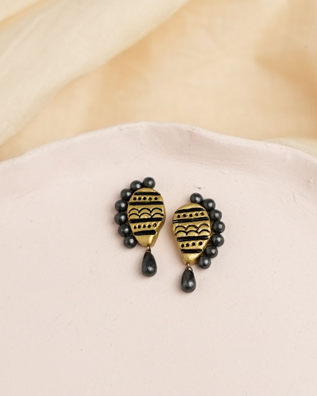 black-stud-earrings