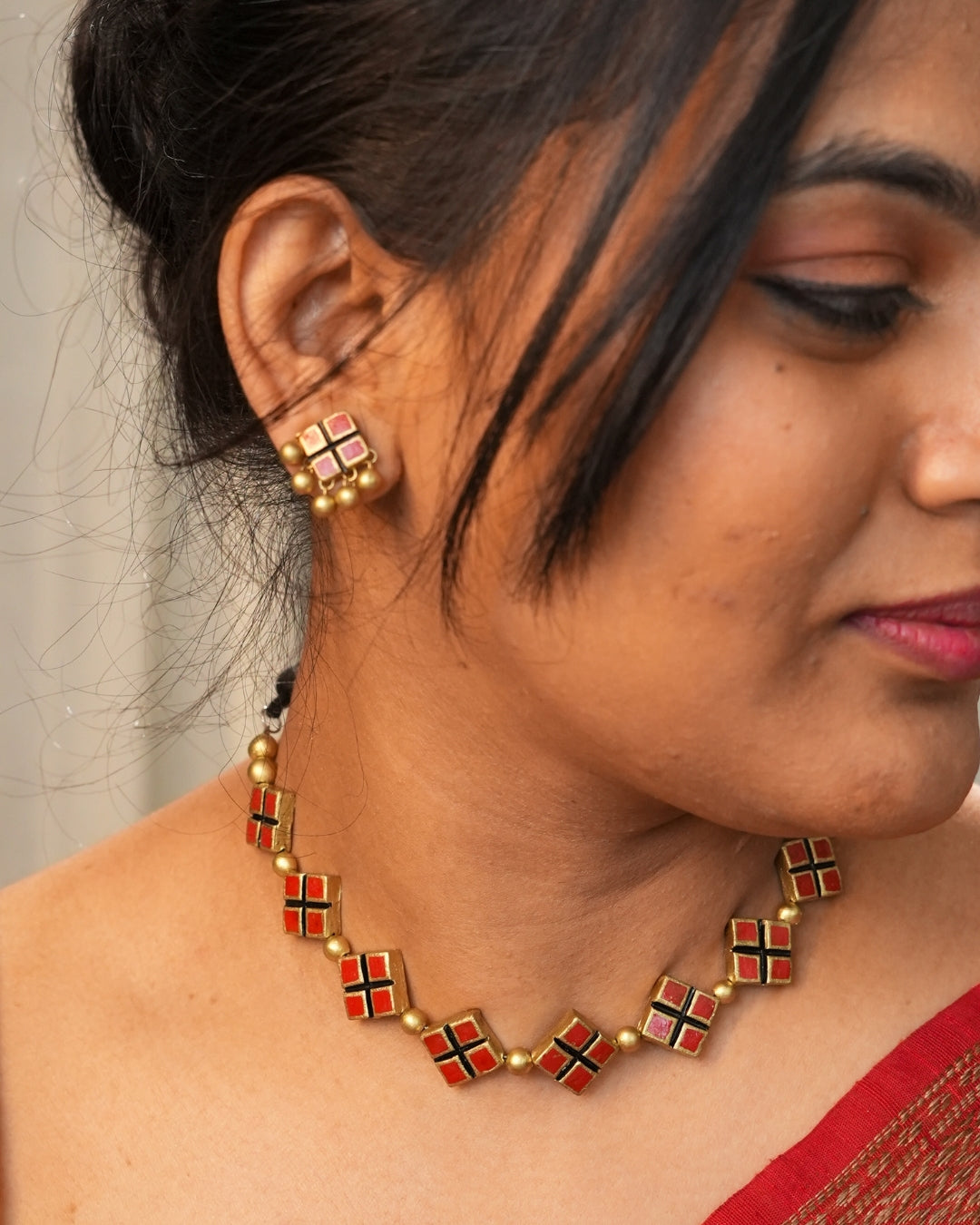 Contemporary-Long-Necklace-For-Mehendi