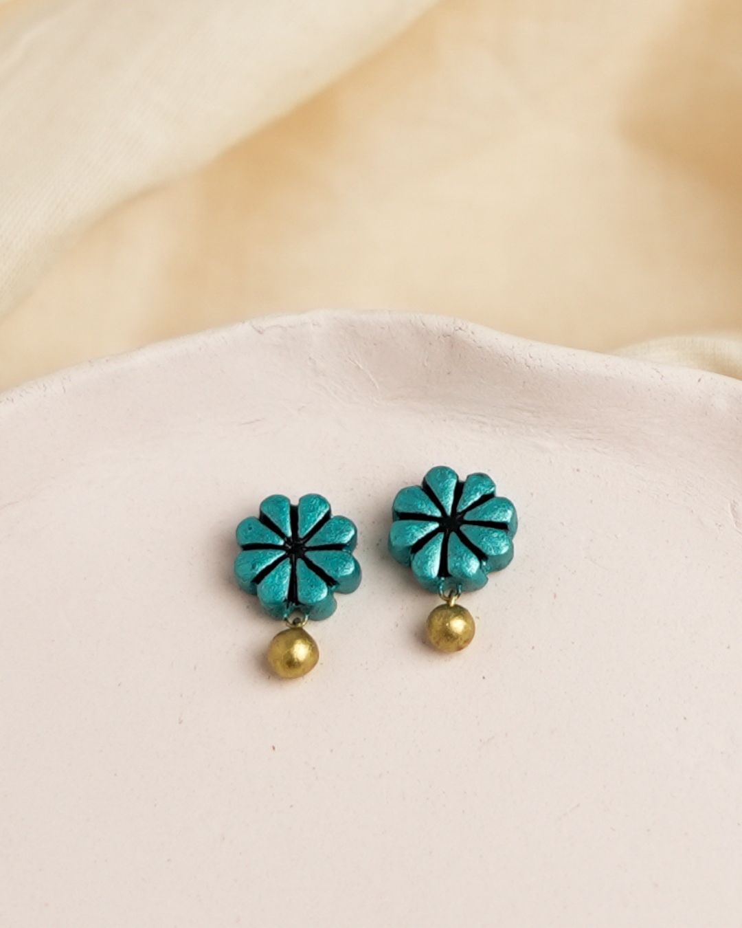 Daisy Drop Studs