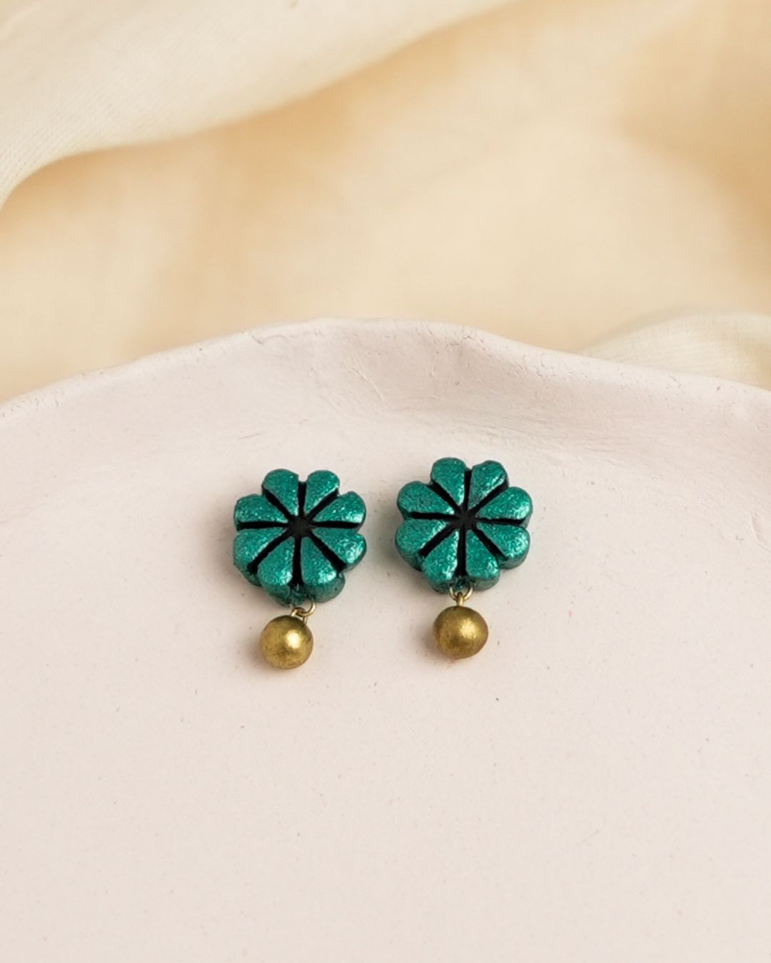 Daisy Drop Studs