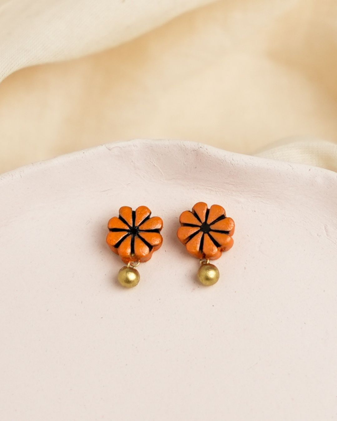 Daisy Drop Studs