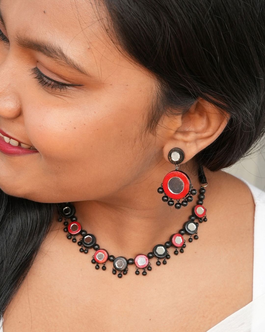 red-black-neckpiece
