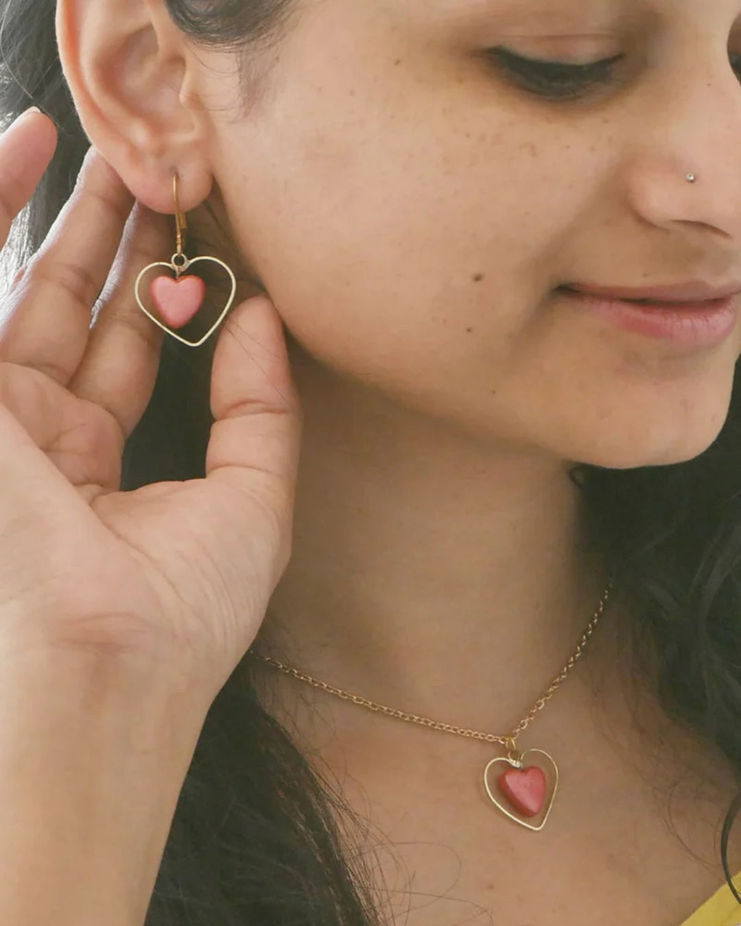 pink-earrings-women