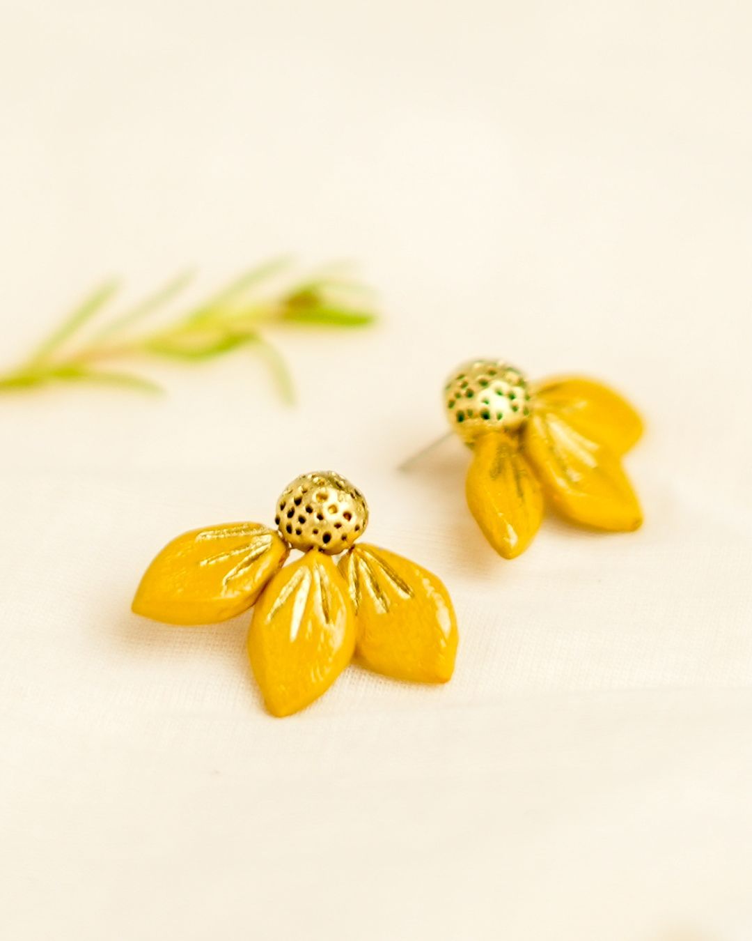 lightweight-floral-studs