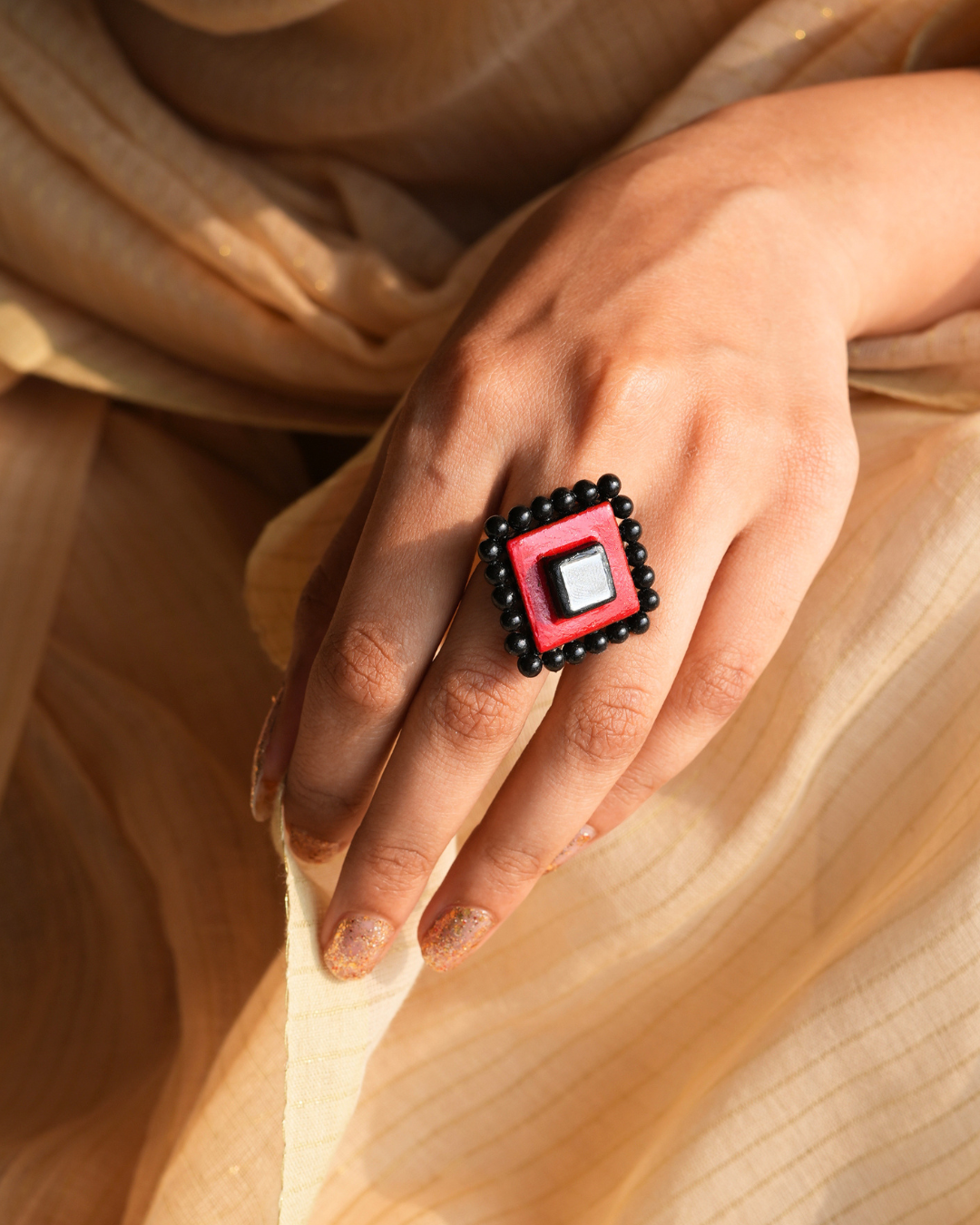 red and black ring model