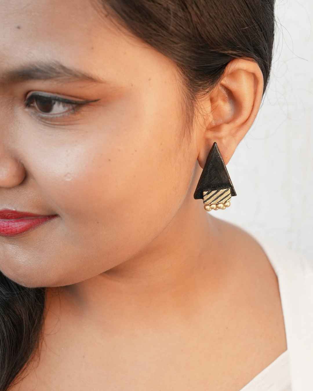 lightweight-studs-women