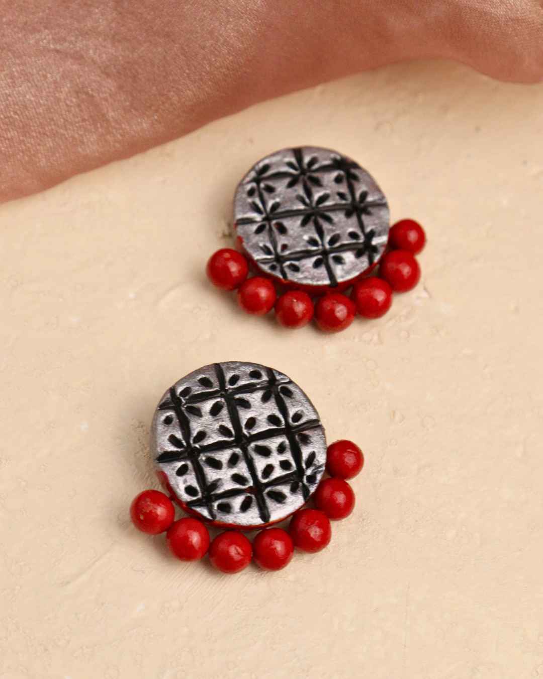 Jali Thread Necklace Set